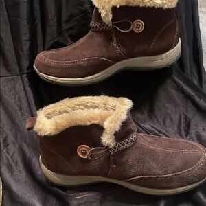 Easy spirit Brown Winter Boots with Fur Lining and Slip-On Design